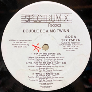 Double EE & Mc Twinn-Sex On The Brain